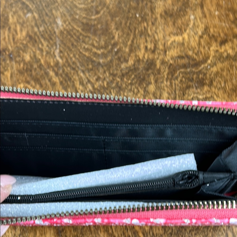 Wallet with Pink Heart Pattern - Picture 11 of 16